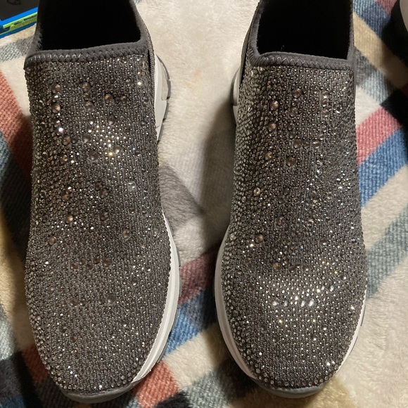 Steve Madden | Shoes | Steve Madden Grey Silver Rhinestone Shoes Size ...